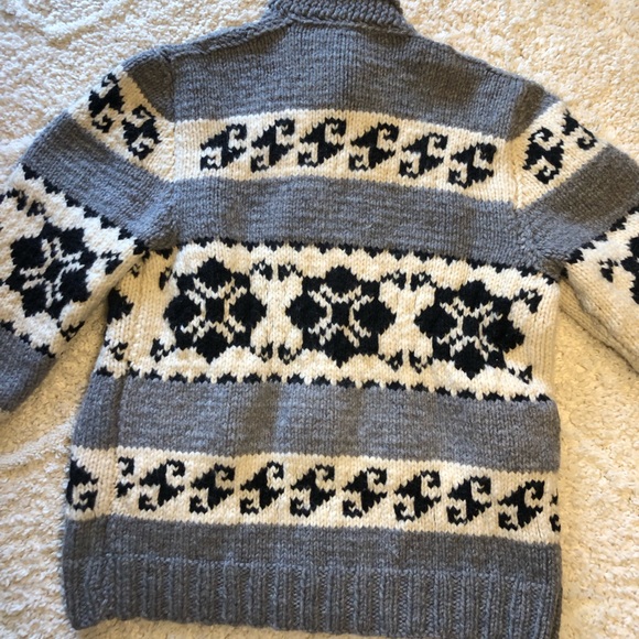 Vintage Cowichan Sweater - Picture 4 of 11